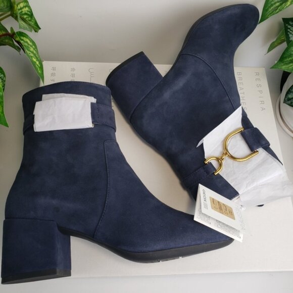 Geox Bootie Horsebit Navy Blue Eleana Suede Ankle Boot Goldtone NEW sz 8 - Picture 3 of 13